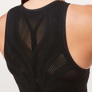 Lululemon Reveal Crop Top *En Avante Size 4 Black EUC